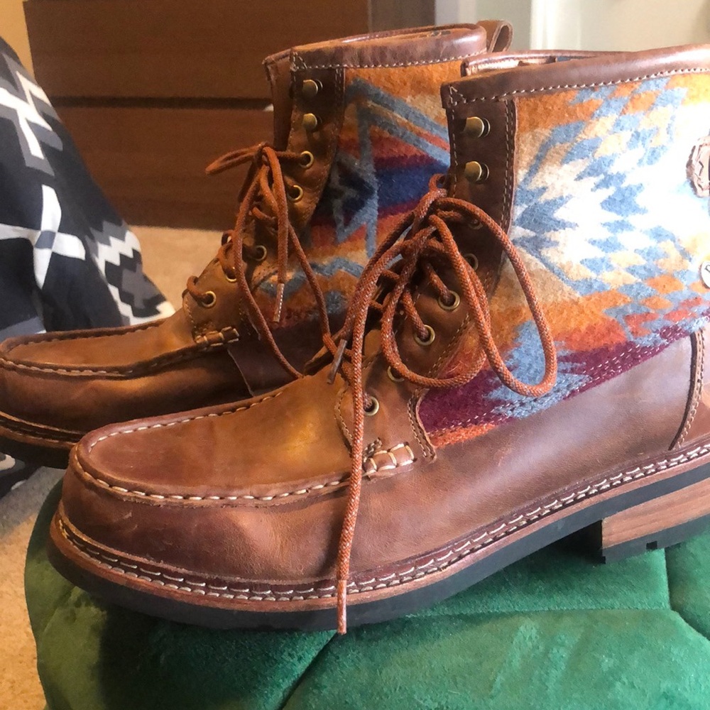 Pendleton and Clark’s Ottawa Wool/Leather Boots Size 12